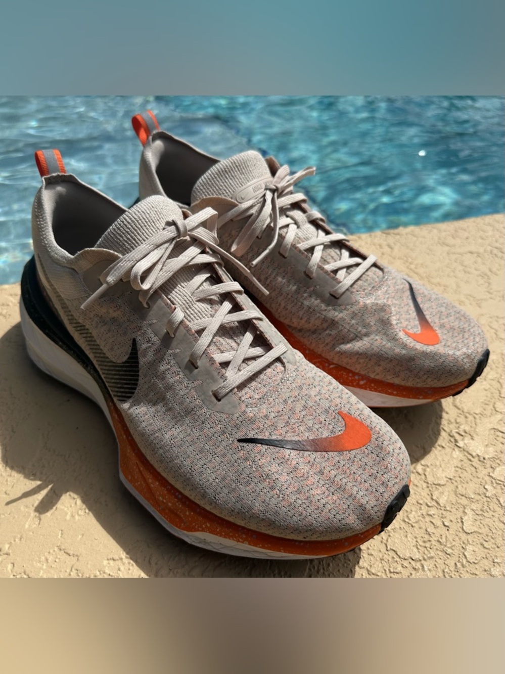 Nike ZoomX Invincible Run 3 Oatmeal Safety Orange Running Shoes Size 14 in VGC